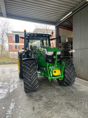 John Deere 6155R Familie Trüb